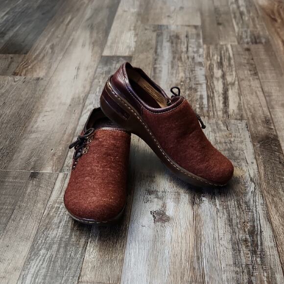 Born Womens Maroon Slip On Clogs Size 7/38 Wool Leather Upper Side Tie Boho - Picture 1 of 13